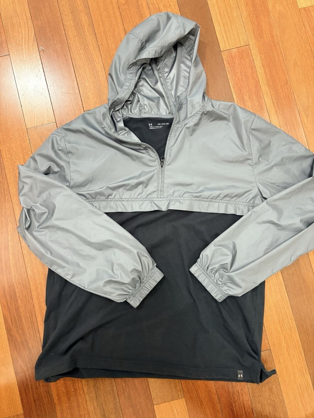 Under Armour Men’s 2XL gray black hooded pullover windbreaker hybrid loose fit